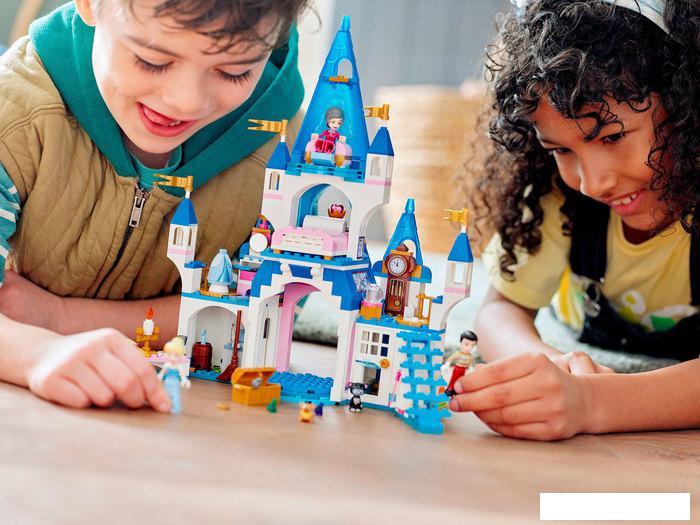 Конструктор LEGO Disney Princess 43206 Замок Золушки и Прекрасного принца - фото 4 - id-p224842728