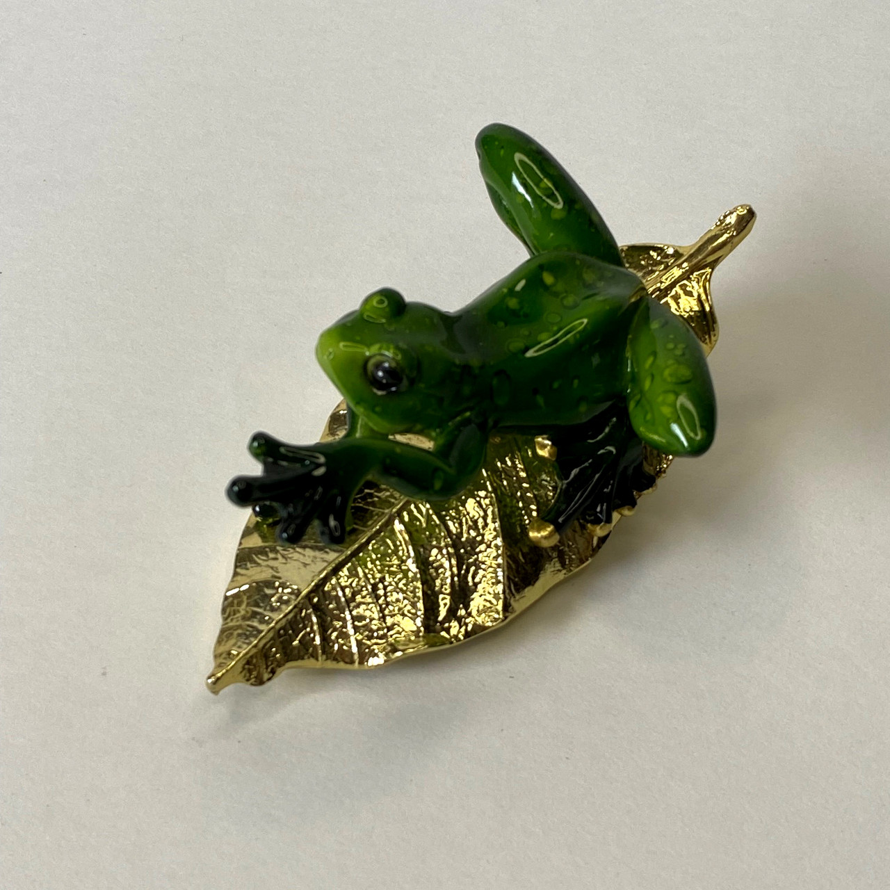 Фигурка лягушка на золотом листочке - фото 5 - id-p6691551