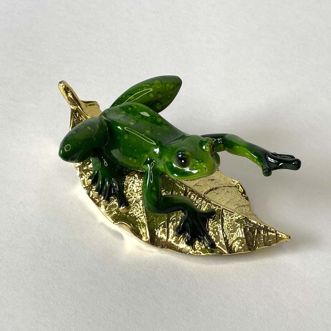 Фигурка лягушка на золотом листочке - фото 2 - id-p6691551