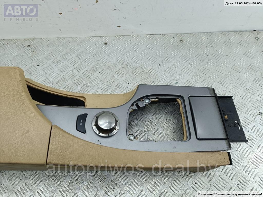 Консоль салона (кулисная часть) BMW 5 E60/E61 (2003-2010) - фото 2 - id-p225131902