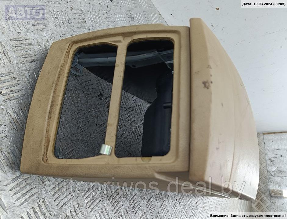 Консоль салона (кулисная часть) BMW 5 E60/E61 (2003-2010) - фото 4 - id-p225131902