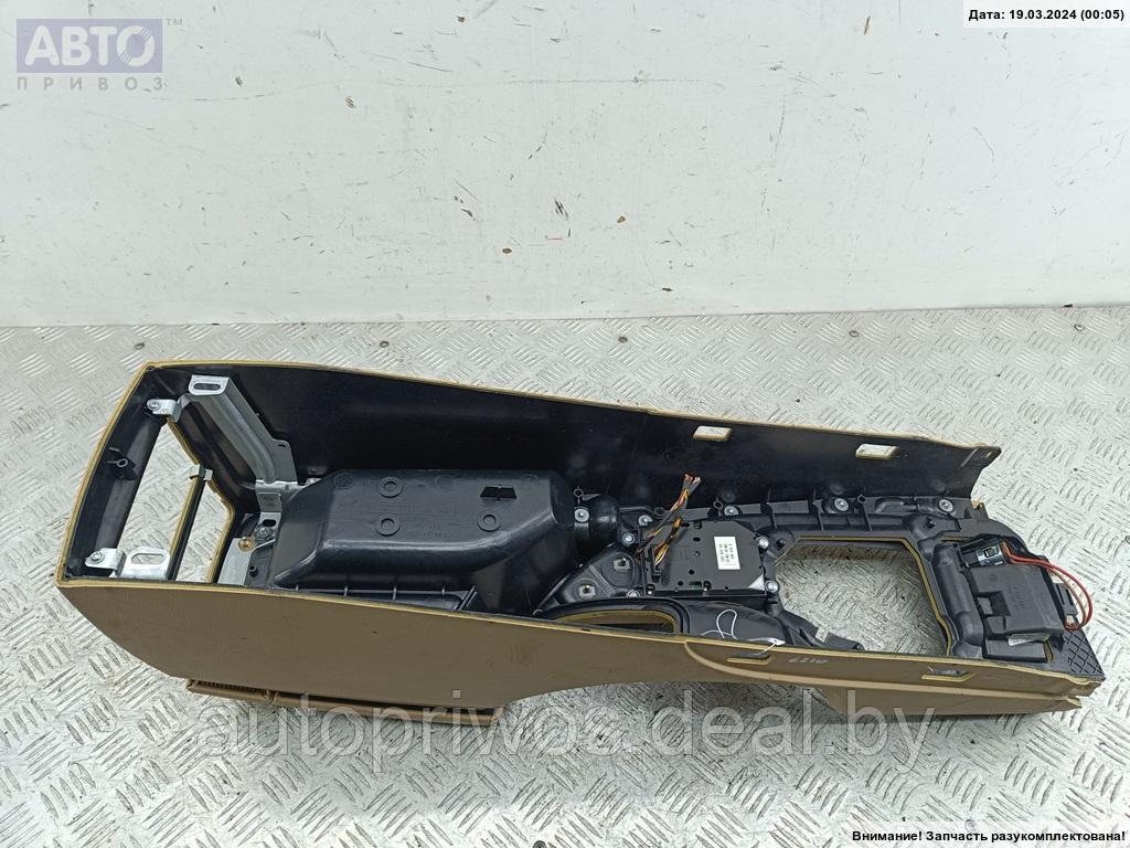 Консоль салона (кулисная часть) BMW 5 E60/E61 (2003-2010) - фото 6 - id-p225131902