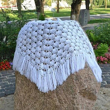 Платок на пасху - шаль ручной работы белая ажурная с кистями