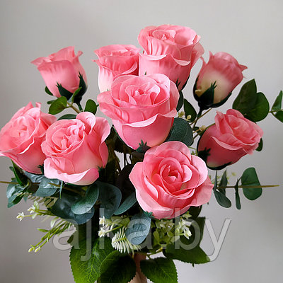 Букет из искусственных роз с эвкалиптом 50 см, розовый