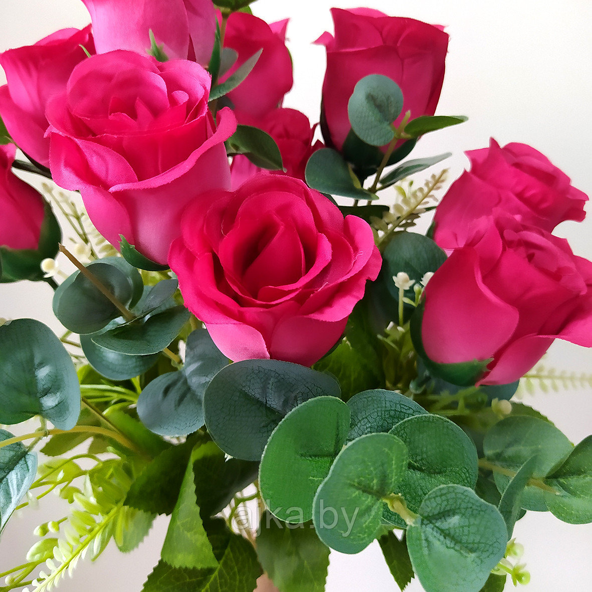 Букет из искусственных роз с эвкалиптом 50 см, малиновый - фото 6 - id-p225141243
