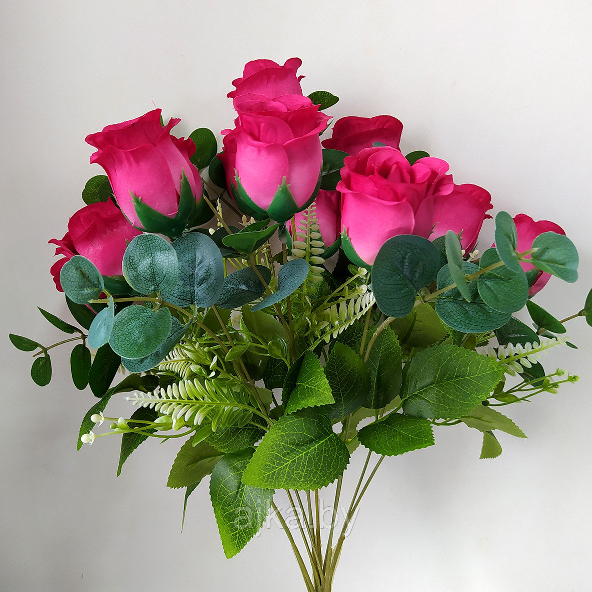 Букет из искусственных роз с эвкалиптом 50 см, малиновый - фото 7 - id-p225141243
