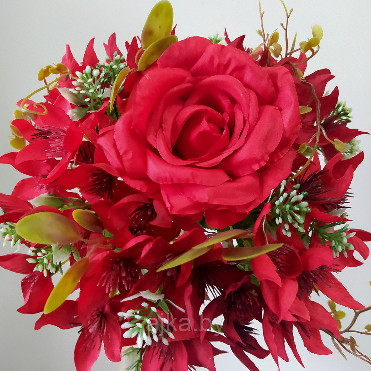 Букет декоративный с розой 7 голов 40 см, красный - фото 1 - id-p225171356