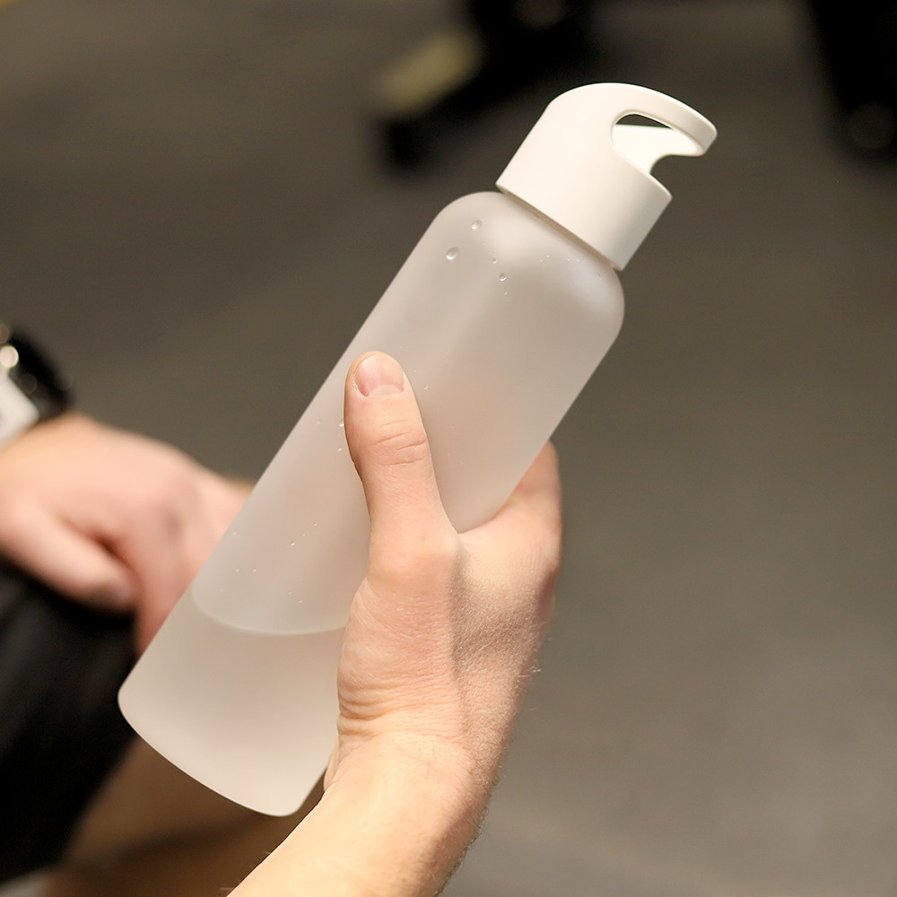 Бутылка пластиковая для воды Sportes белая матовая - фото 1 - id-p65013210