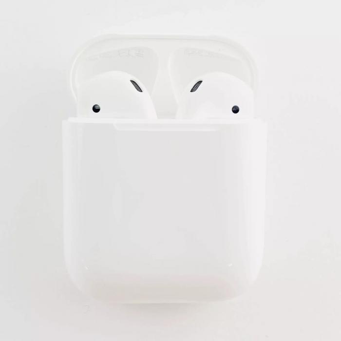 Apple AirPods (Gen2) Charging Case (Восстановленный) - фото 1 - id-p225048050