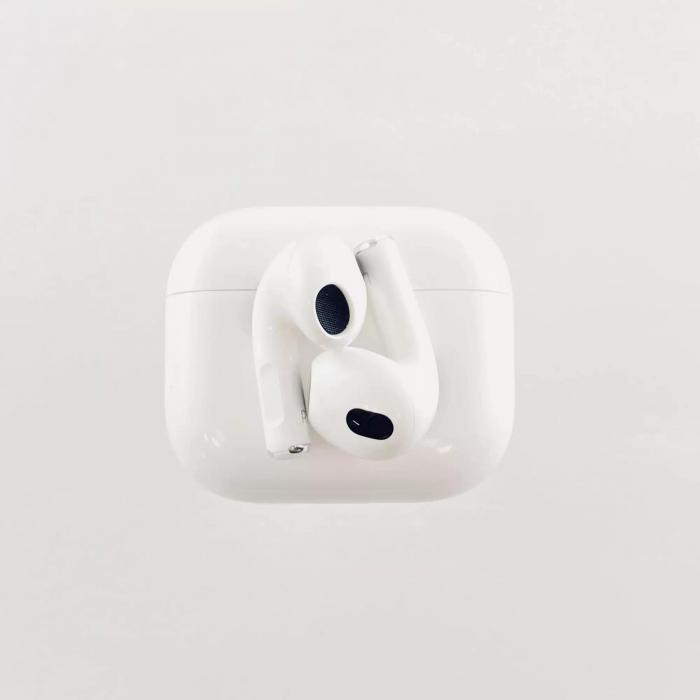 Apple AirPods (3rd generation) with Wireless Charging Case, Model A2565 A2564 A2566 (Восстановленный) - фото 3 - id-p225048051