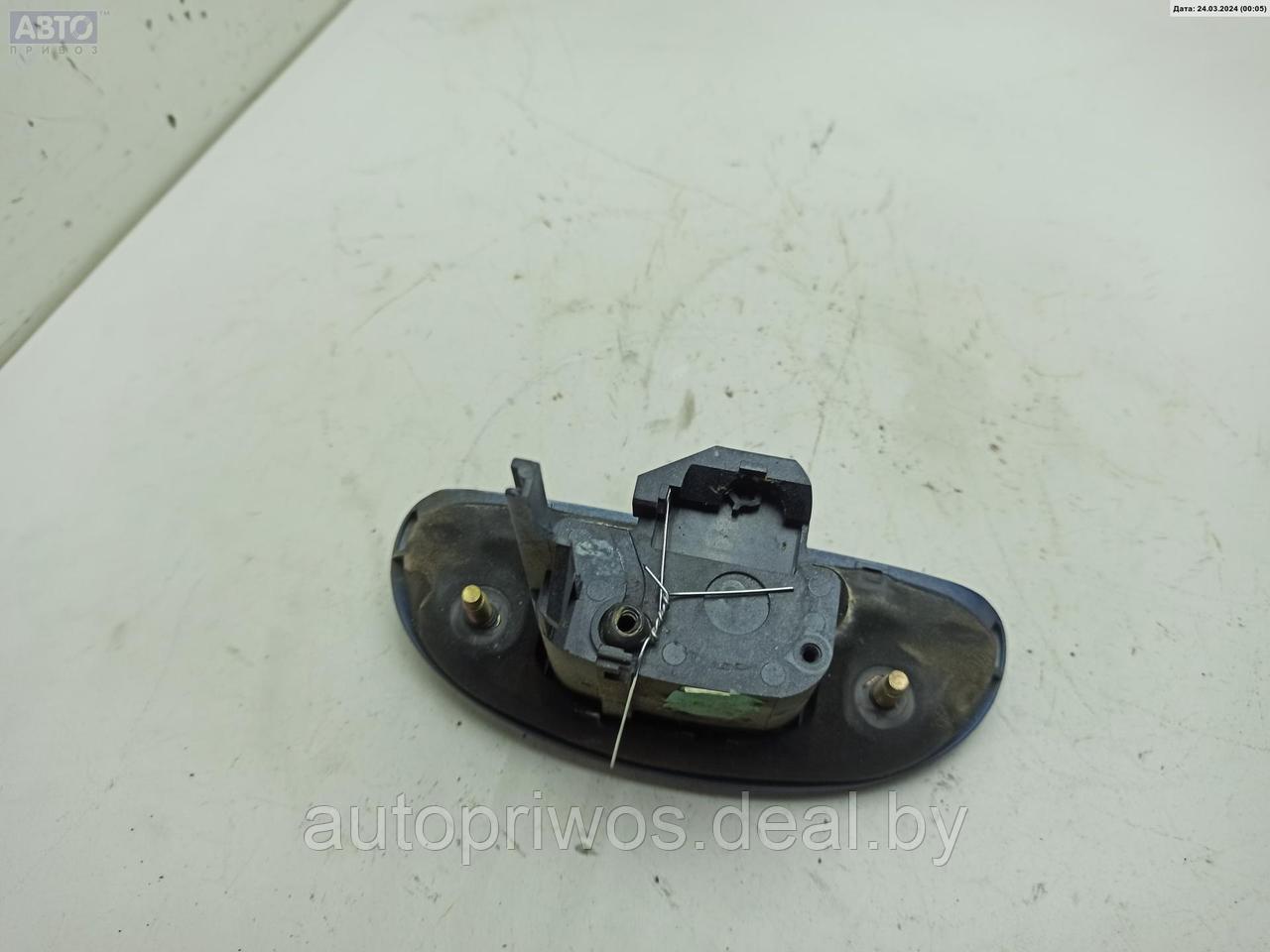 Кнопка открывания багажника Renault Scenic 1 (1996-2003) - фото 2 - id-p225354941