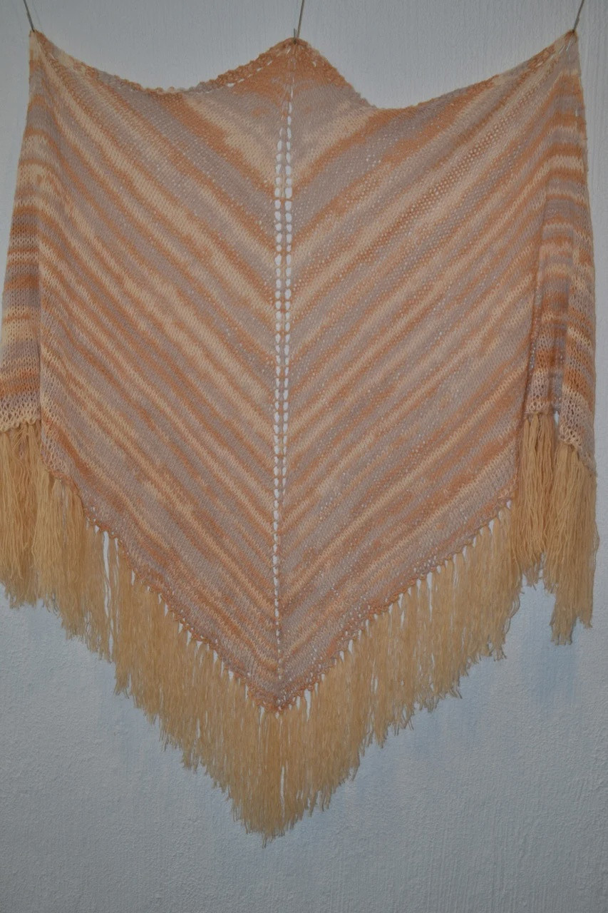 Подарок маме - платок вязаный с кистями - фото 2 - id-p225368331