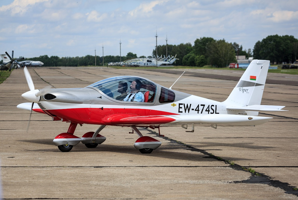 Полет на самолете Viper SD4 (30 минут) с видеосъемкой - фото 3 - id-p225399310