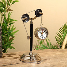 Настольные часы 32х22 см, (диаметр часов 8 см), латунь