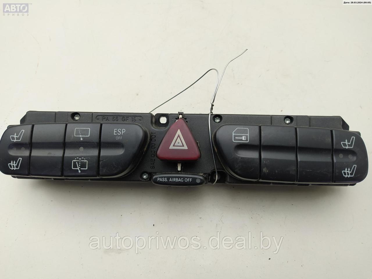 Кнопка обогрева сидений Mercedes W203 (C)