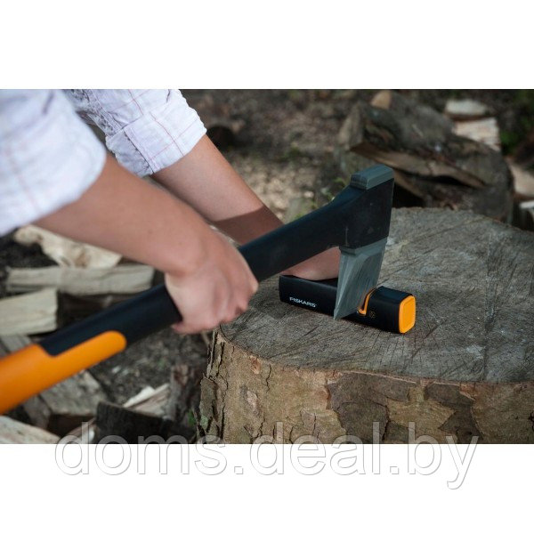 Топор-колун X17 FISKARS + точилка FISKARS X17-01 - фото 2 - id-p225479844