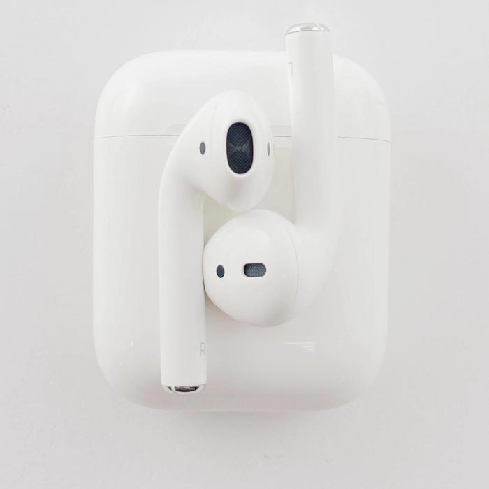 Apple AirPods2 with Wireless Charging Case (Восстановленный) - фото 4 - id-p225432468