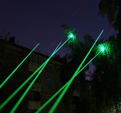 Лазерная указка Green Laser Pointer с 5 насадками - фото 4 - id-p225503470