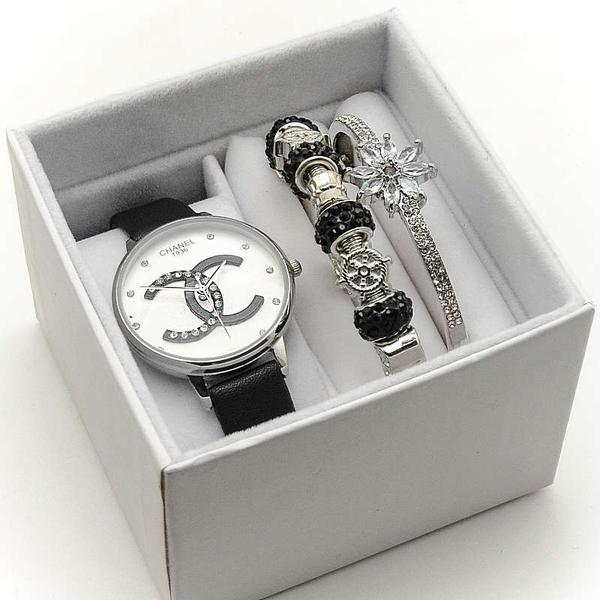 Женский подарочный набор 3в1 CHANEL часы + два браслета в в крафтовой коробочке - фото 1 - id-p225506135