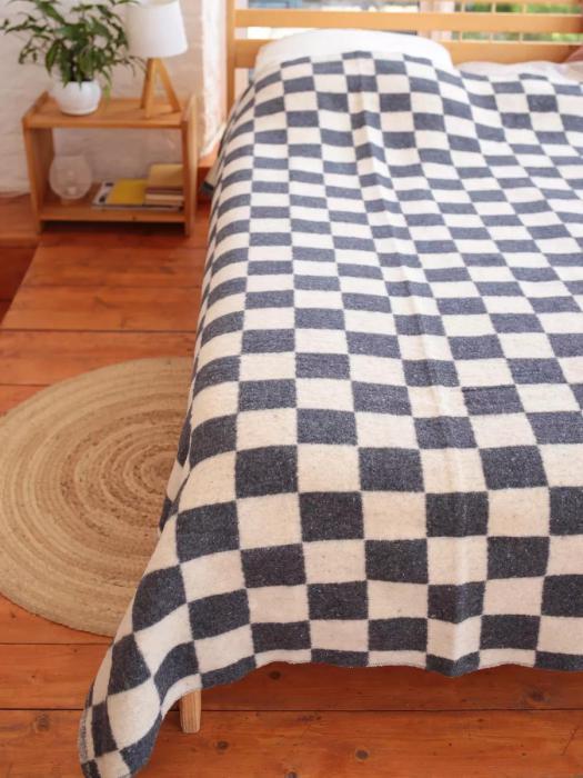 Одеяло полушерстяное полуторное байковое в клетку советское армейское покрывало на кровать плед 140x205 - фото 1 - id-p225742459