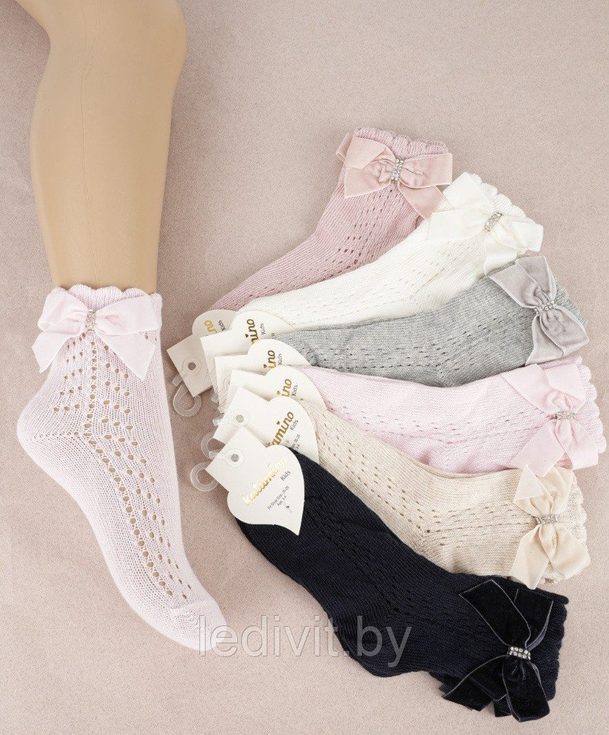Ажурные носки с аксессуаром и стразами для девочки - фото 1 - id-p225822771