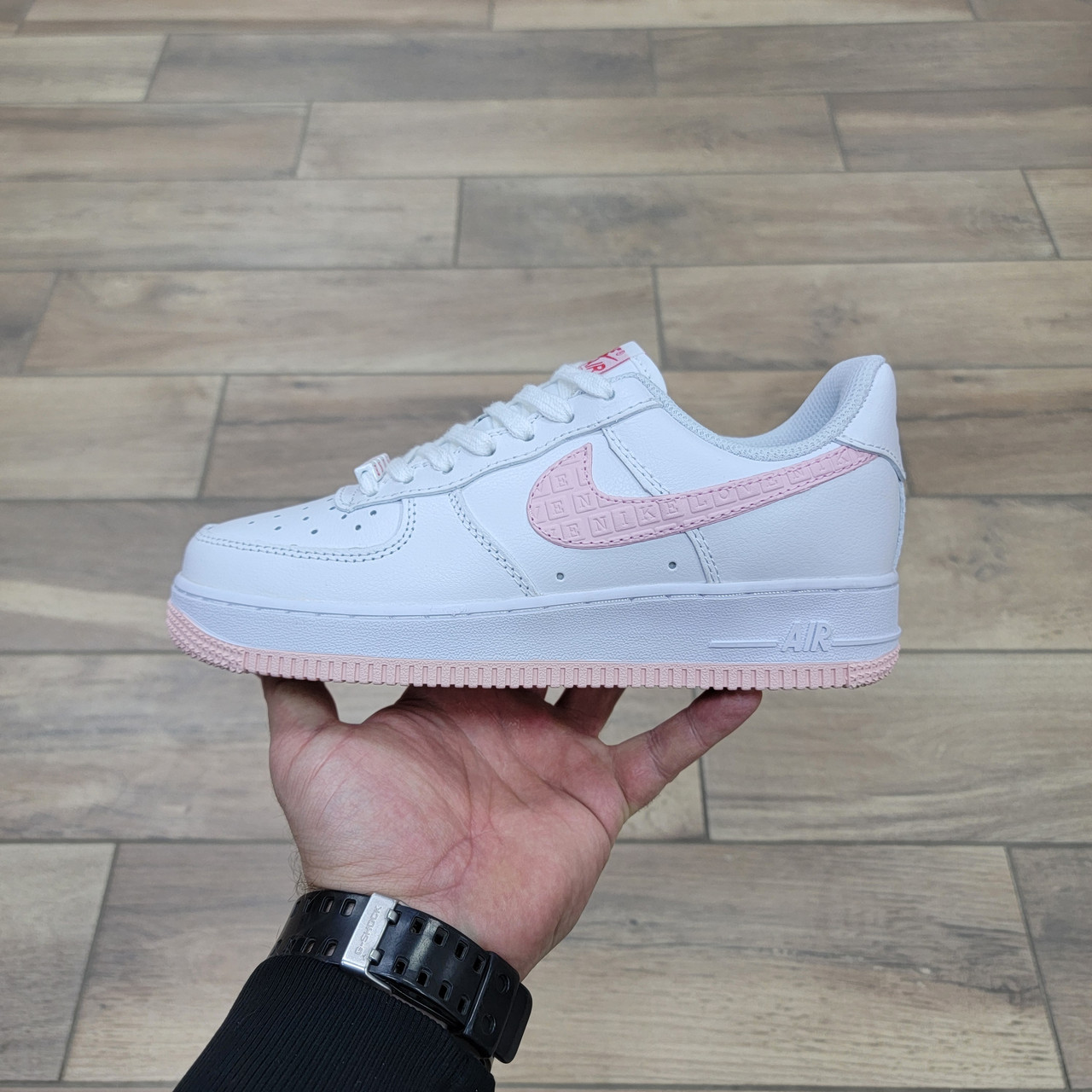 Кроссовки Nike Air Force 1 Low Valentines Day 2022 40 - фото 1 - id-p225785068