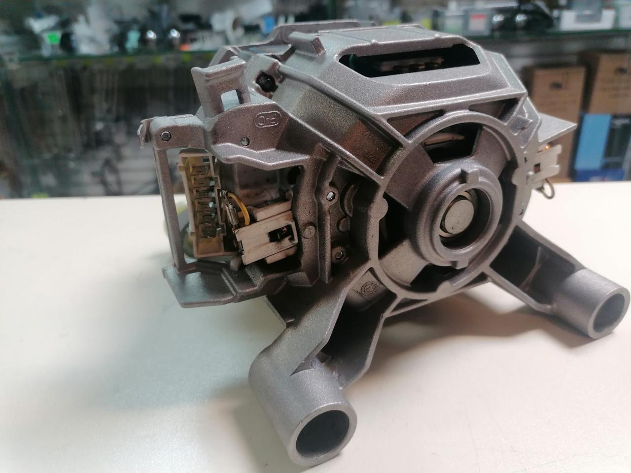Двигатель для стиральной машины Bosch WLG20160OE/03 00145563 (Разборка) - фото 4 - id-p225957516