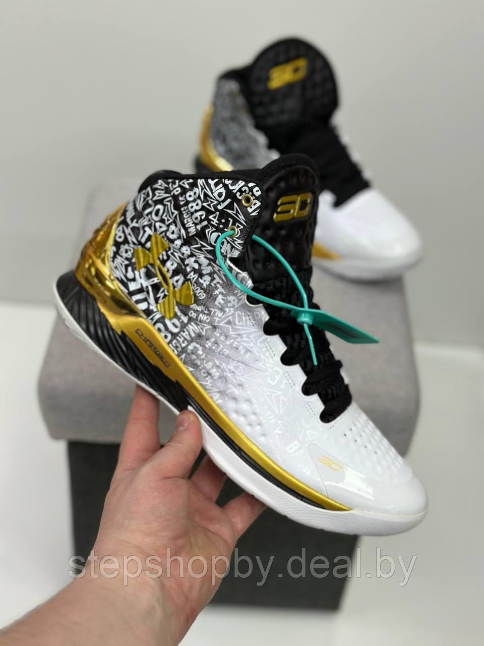 КРОССОВКИ UNDER ARMOUR UNDER ARMOUR CURRY 1 RETRO BACK TO BACK MVP 2021 43 - фото 1 - id-p225960506