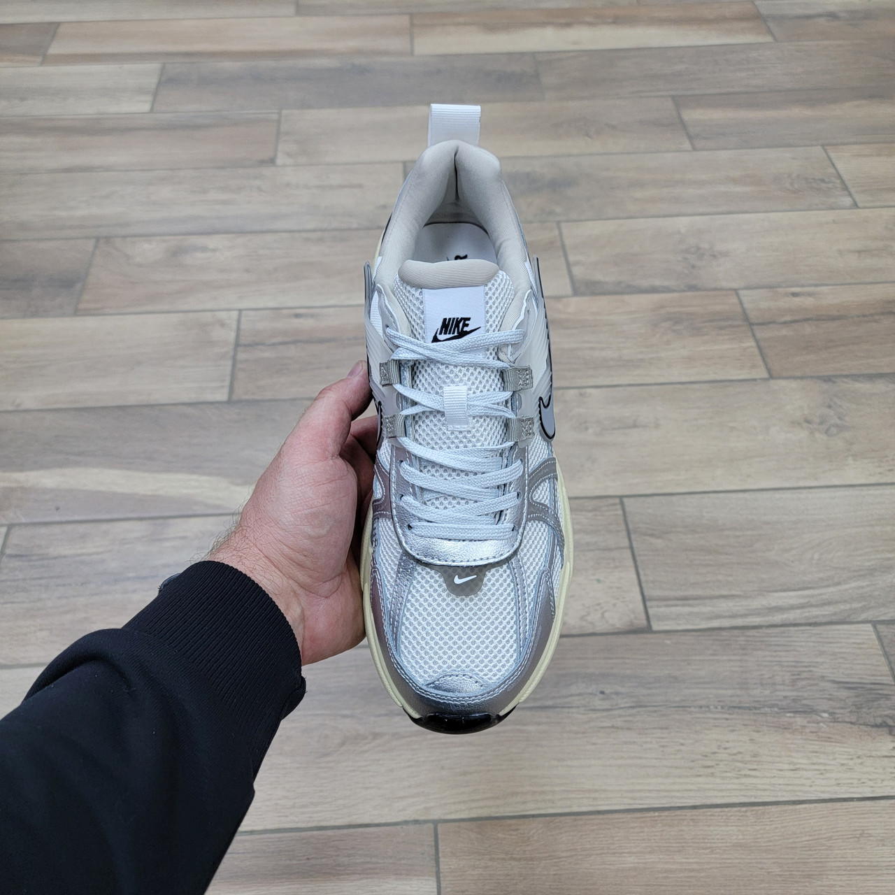 Кроссовки Nike V2K Run Summit White / Metallic Silver - фото 3 - id-p225922858