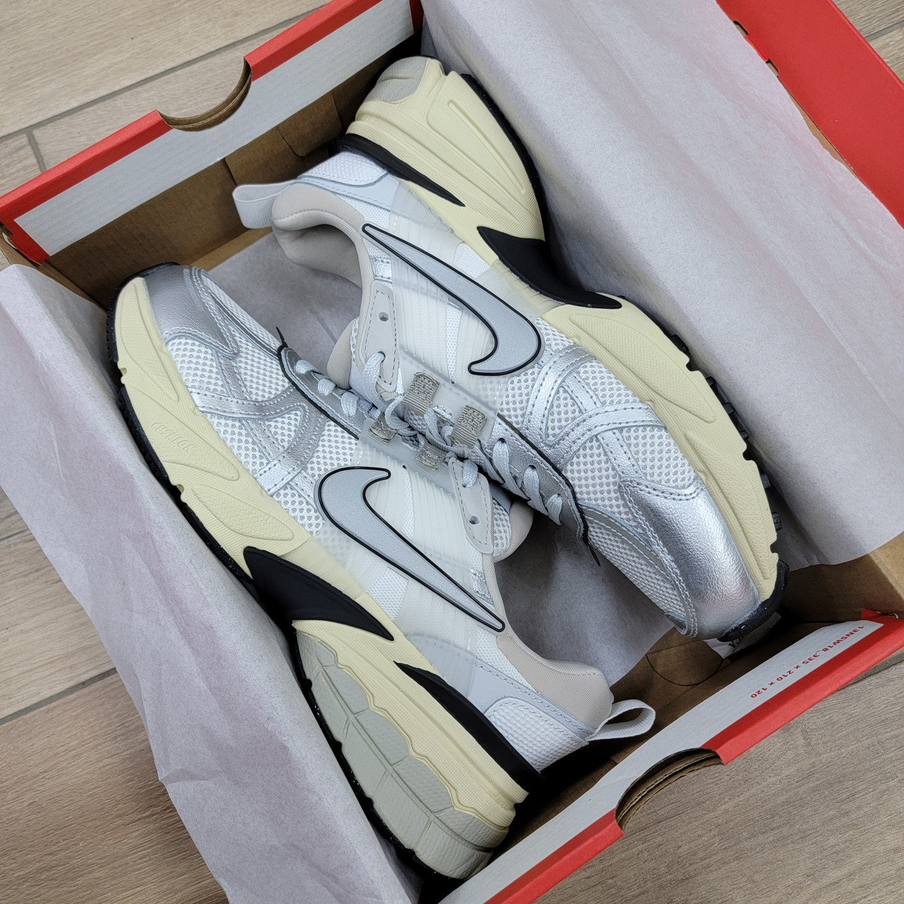 Кроссовки Nike V2K Run Summit White / Metallic Silver - фото 6 - id-p225922858