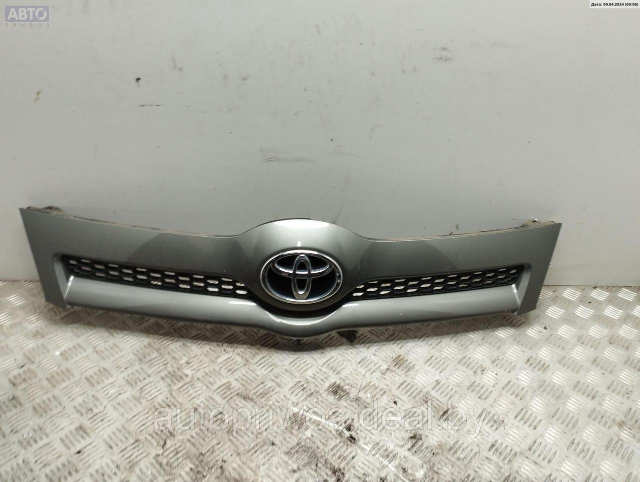 Решетка радиатора Toyota Corolla Verso - фото 1 - id-p225983786