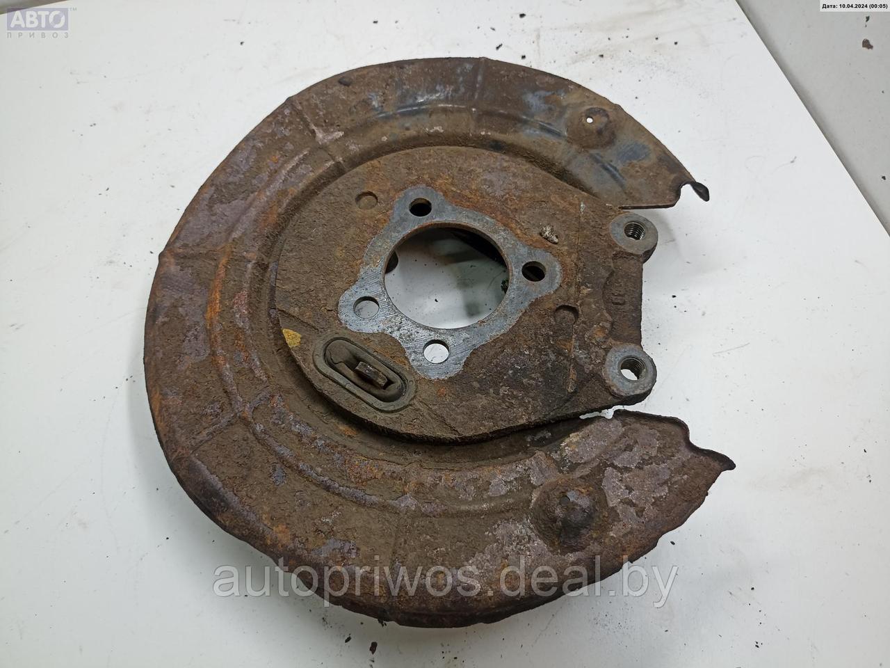 Щиток (диск) опорный тормозной задний правый Opel Vectra B - фото 2 - id-p226142418
