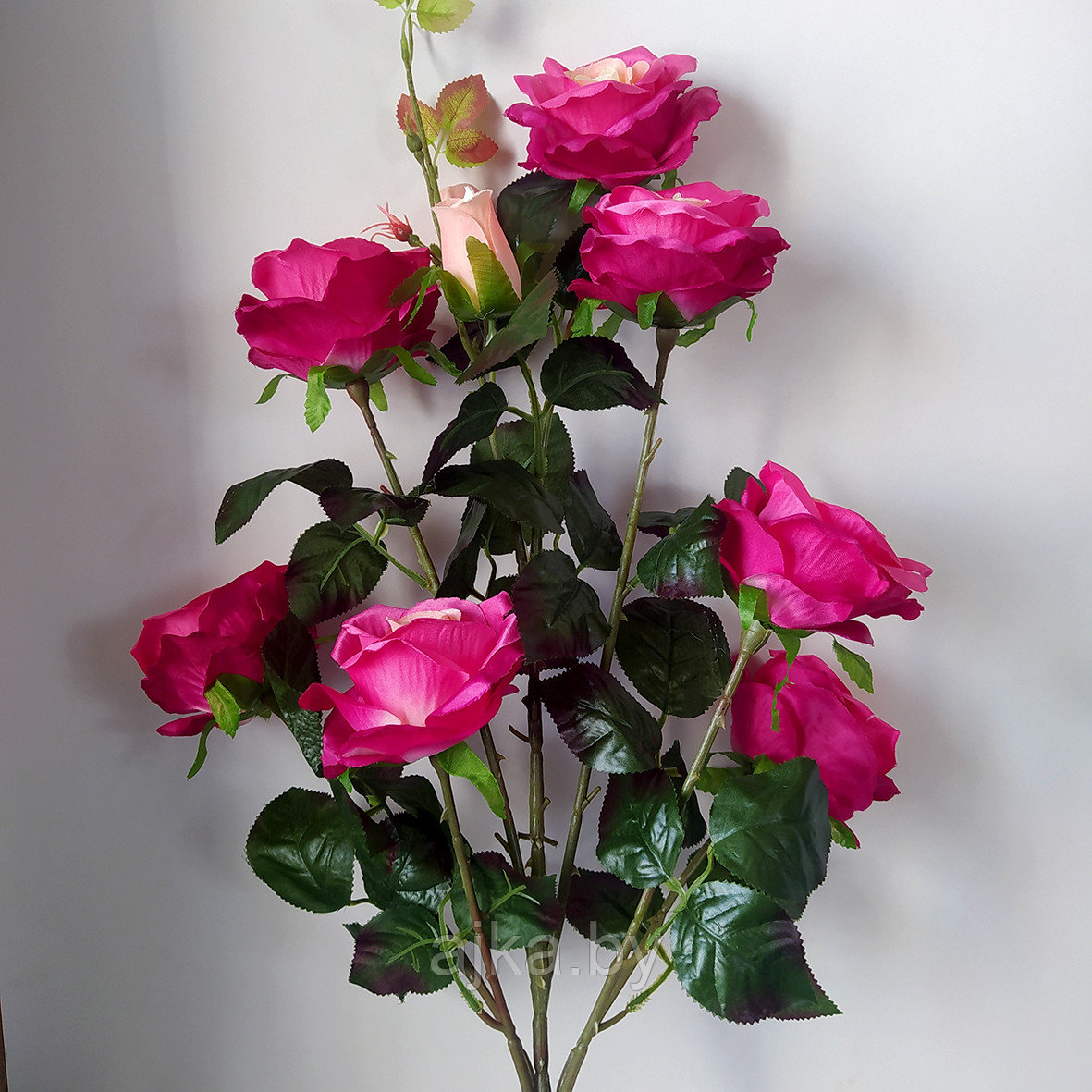 Роза искусственная кустовая 7 голов 70 см, розовый со светлой серединкой - фото 1 - id-p226200612