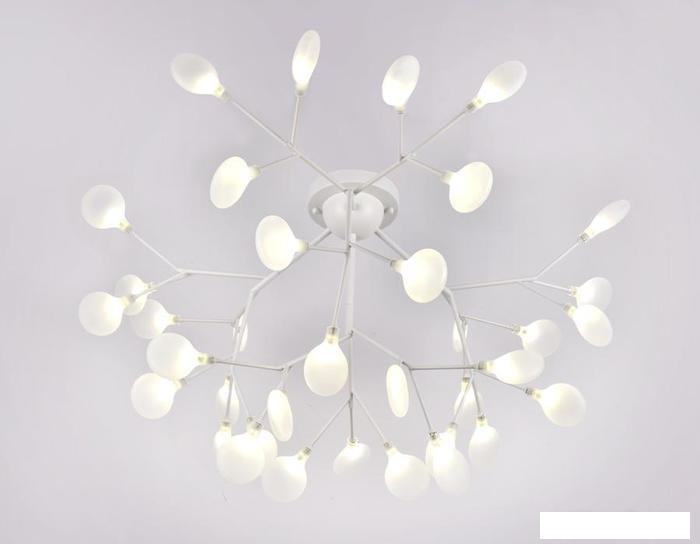 Припотолочная люстра Ambrella light Traditional TR3018/36 WH/FR - фото 2 - id-p225805196