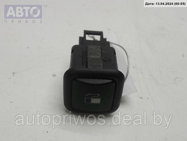 Кнопка открывания лючка топливного бака Volkswagen Golf-4 - фото 1 - id-p225984407