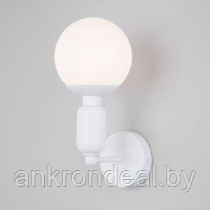 Настенный светильник со стеклянным плафоном 50251/1 белый Eurosvet - фото 1 - id-p226278240