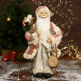 Дед Мороз "В клетчатой  шубе, кофте ромбик, с подарками" 25х45 см