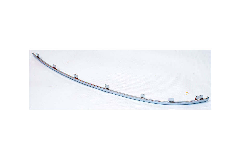 Молдинг бампера хром  VAG  3U0807244  2ZZ