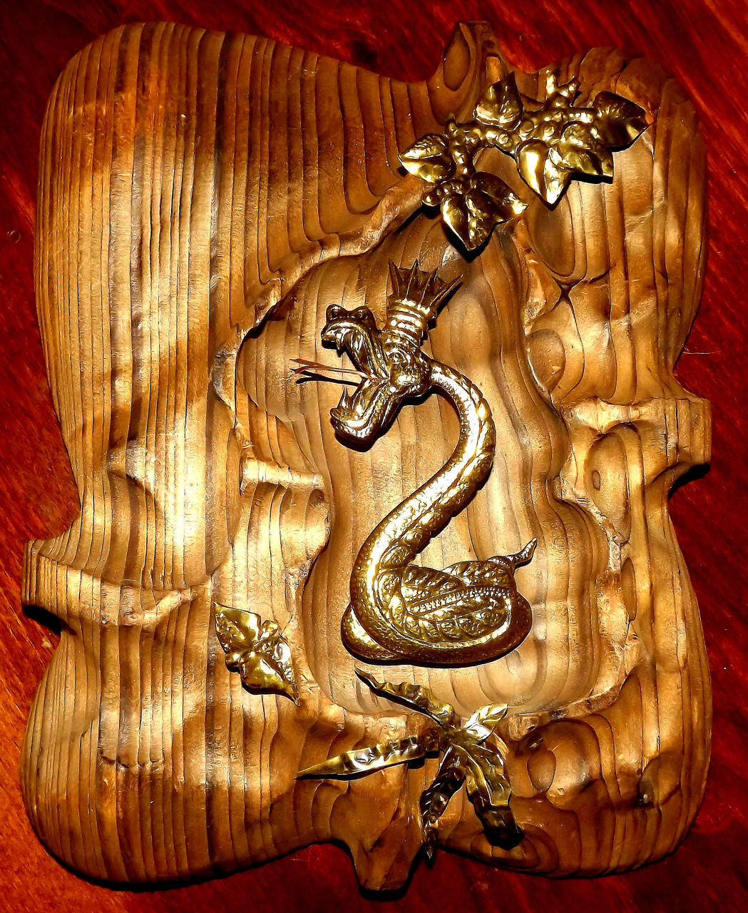 Декоративное панно "Симпотяга, но змея"