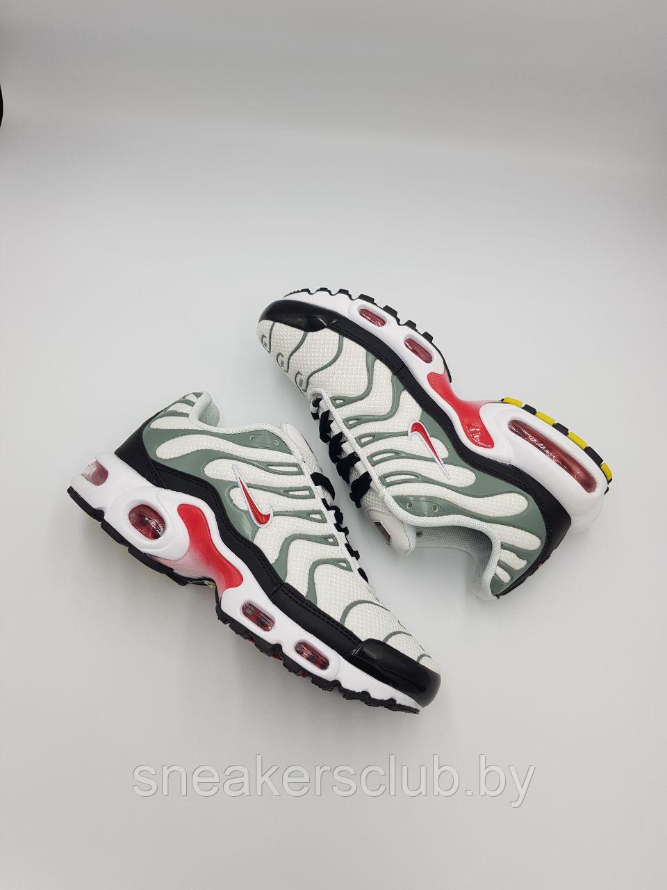 Кроссовки женские NIKE AIR MAX PLUS TN /подростковые /повседневные/весенние/летние - фото 4 - id-p226343290