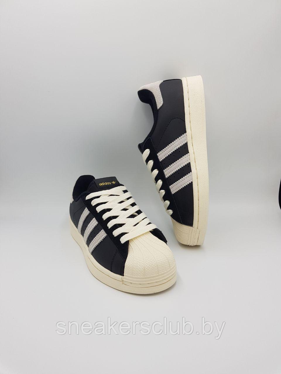 Кроссовки белые Adidas Superstar женские / подростковые / демисезонные / повседневные - фото 1 - id-p226345586
