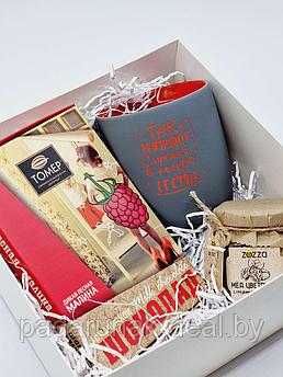 “Лучшей сестре” подарочный набор: кружка с гравировкой, шоколад и мед
