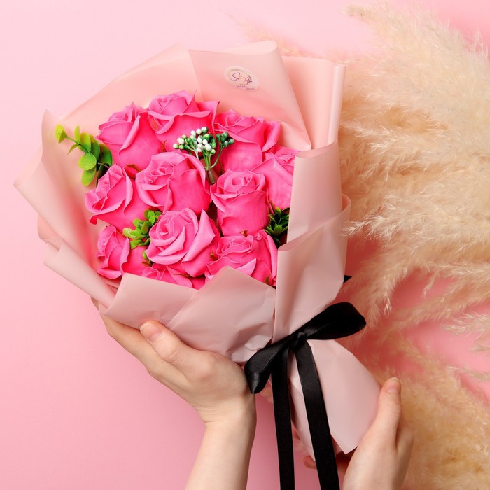 Эксклюзивный букет из мыльных роз, цвет фуксия, 11 шт - фото 5 - id-p226358482