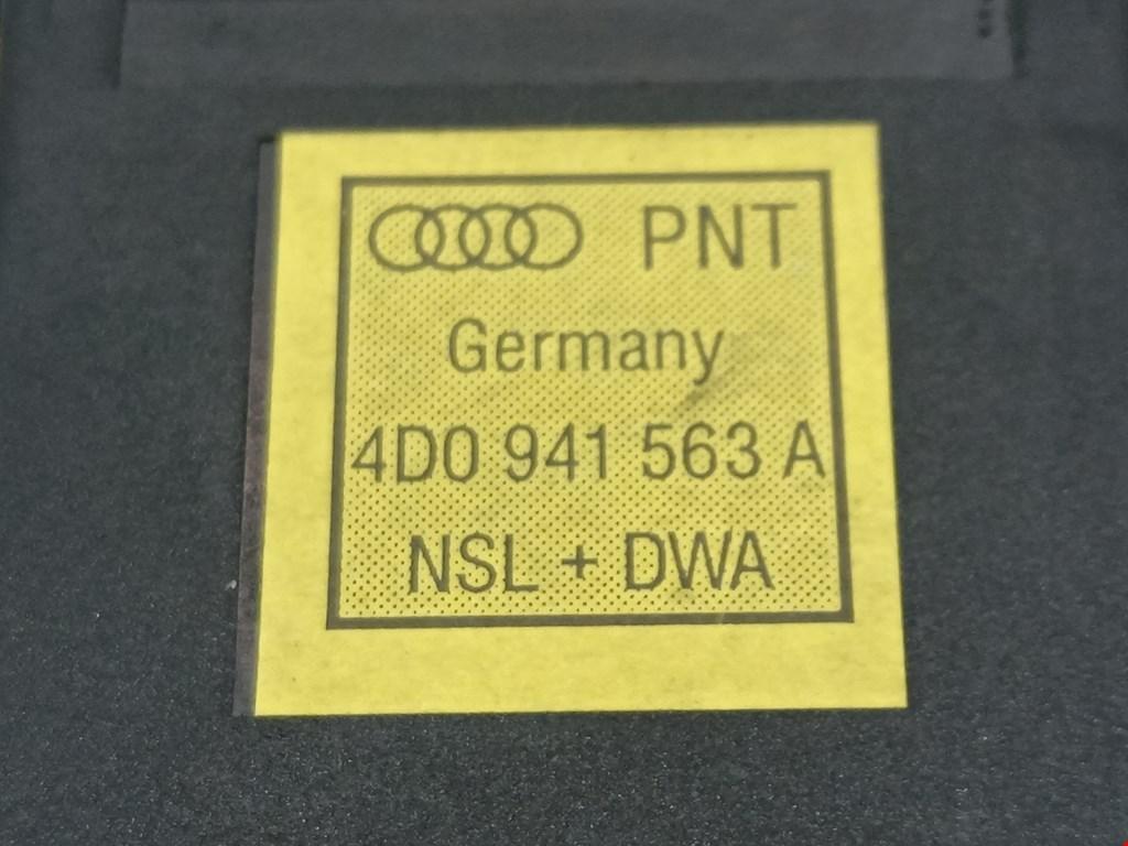 Кнопка противотуманных фар Audi A4 B5 4D0941563A - фото 3 - id-p226435134