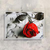 Часы настенные, серия: Цветы, "Красная роза на сером", 25х35 см