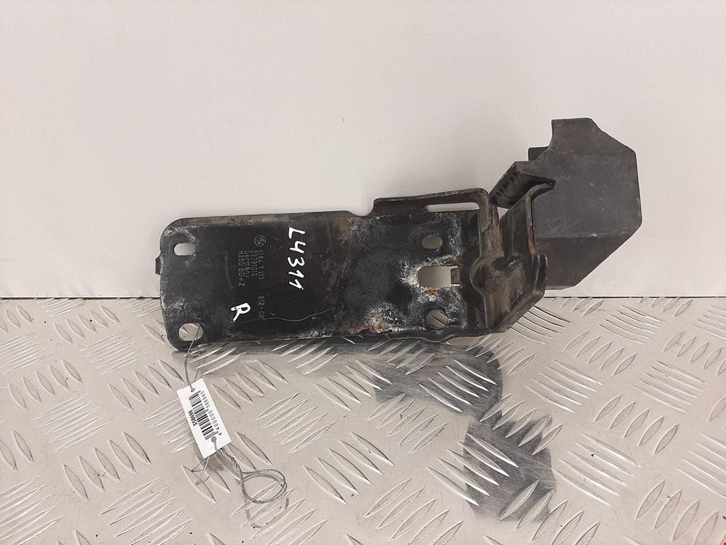 Кронштейн (крепление) радиатора BMW 3-Series (E90/E91/E92/E93) 51647117812 - фото 1 - id-p226432821