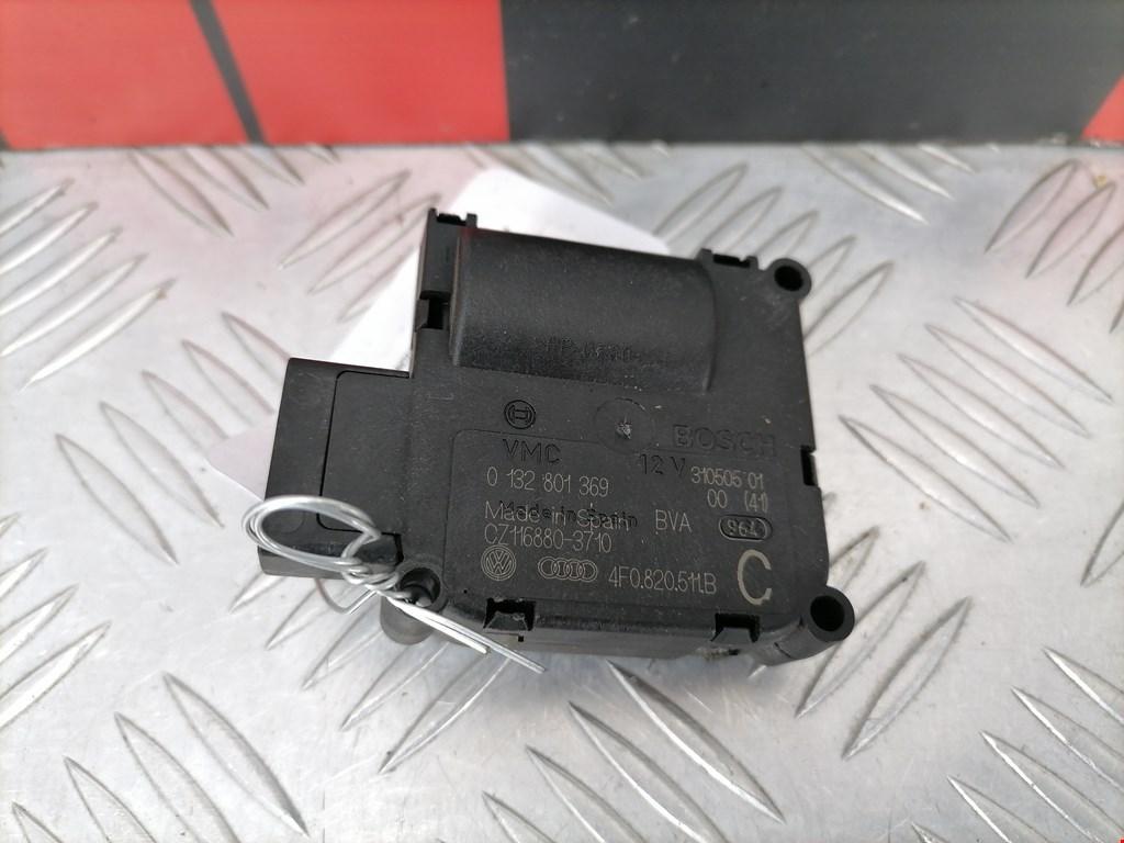 Электропривод (сервопривод) заслонки печки Audi A6 C6 4F0820511A - фото 1 - id-p226458708
