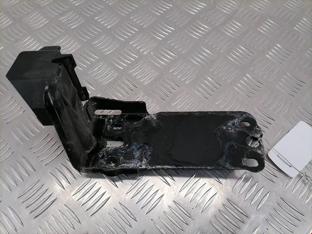 Кронштейн (крепление) радиатора BMW 3-Series (E90/E91/E92/E93) 51647117811 - фото 1 - id-p226455488