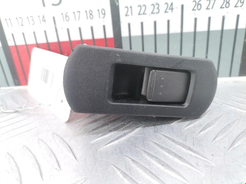 Кнопка стеклоподъемника Mazda MPV 3 C23566380 - фото 1 - id-p226432711