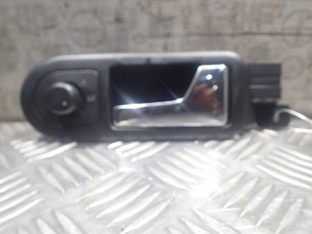 Ручка двери внутренняя передняя правая Volkswagen Passat 5 GP 3B2837114H - фото 1 - id-p226455256